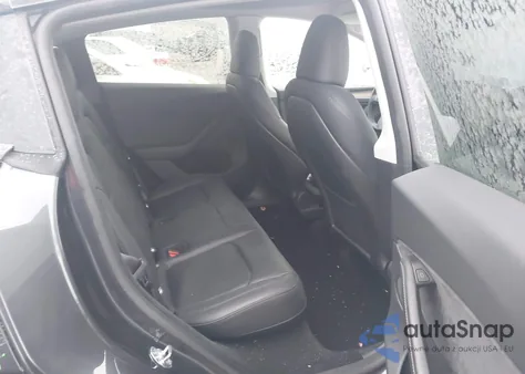 2025 Tesla Model Y Long Range Dual Motor All-Wheel Drive z USA, uszkodzony, nr VIN 7SAYGDEE9SA336728